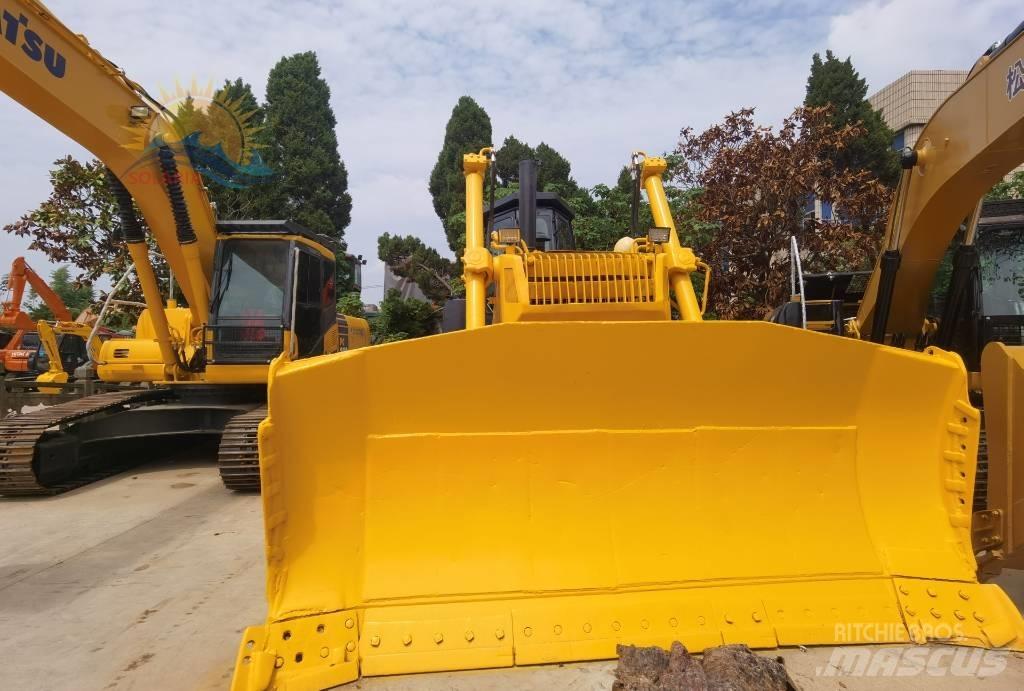 Komatsu D 155 AX بلدوزرات مجنزرة