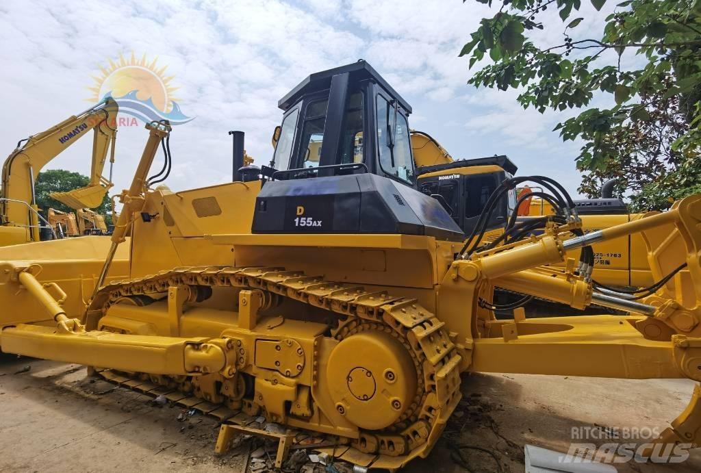 Komatsu D 155 AX بلدوزرات مجنزرة