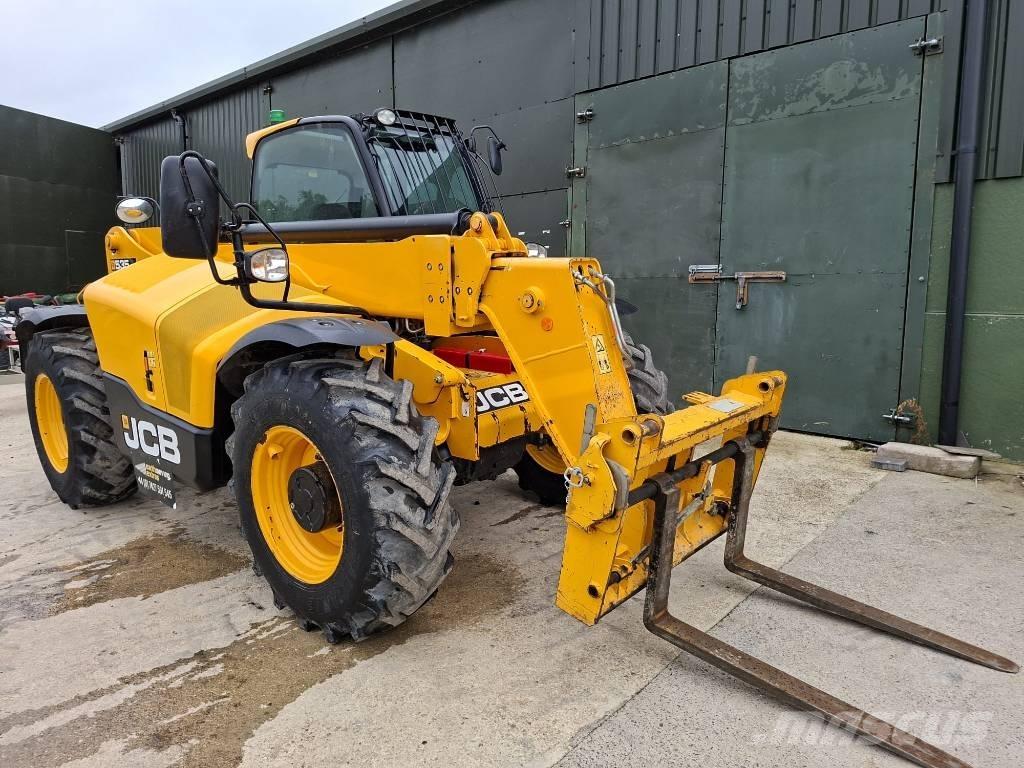 JCB 535-95 مناولات متداخلة