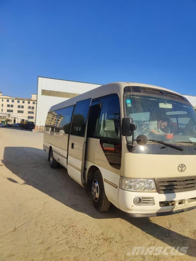 Toyota Coaster حافلة داخل المدينة