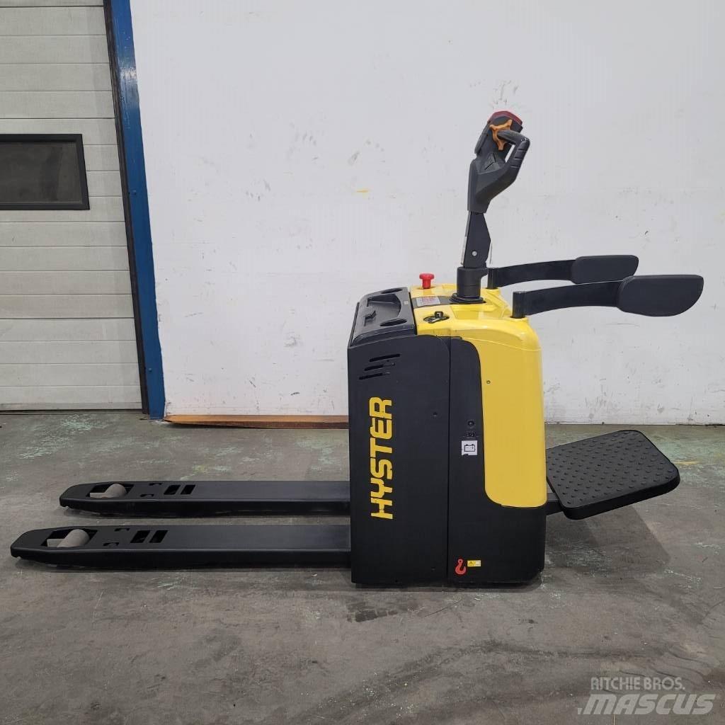 Hyster P 2.0 UTS رافعة منخفضة المستوى ذات منصة