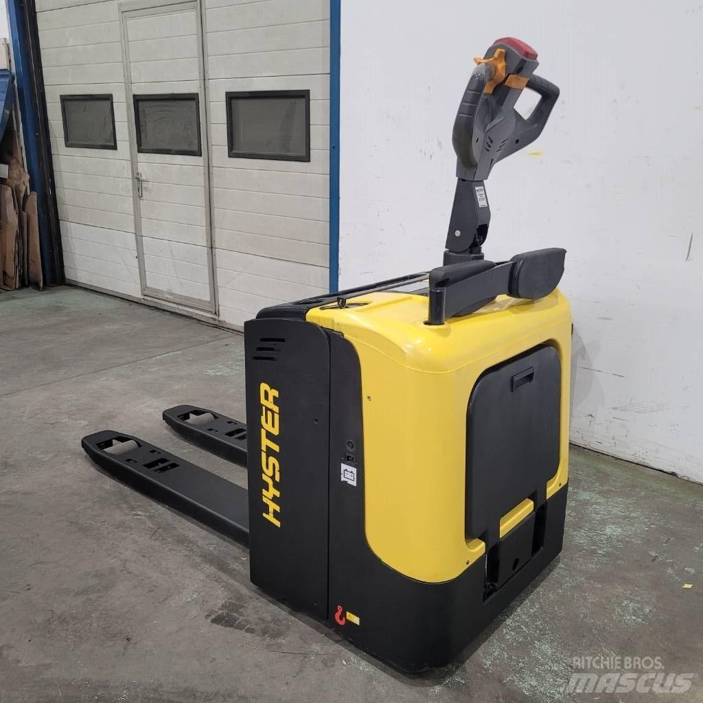 Hyster P 2.0 UTS رافعة منخفضة المستوى ذات منصة
