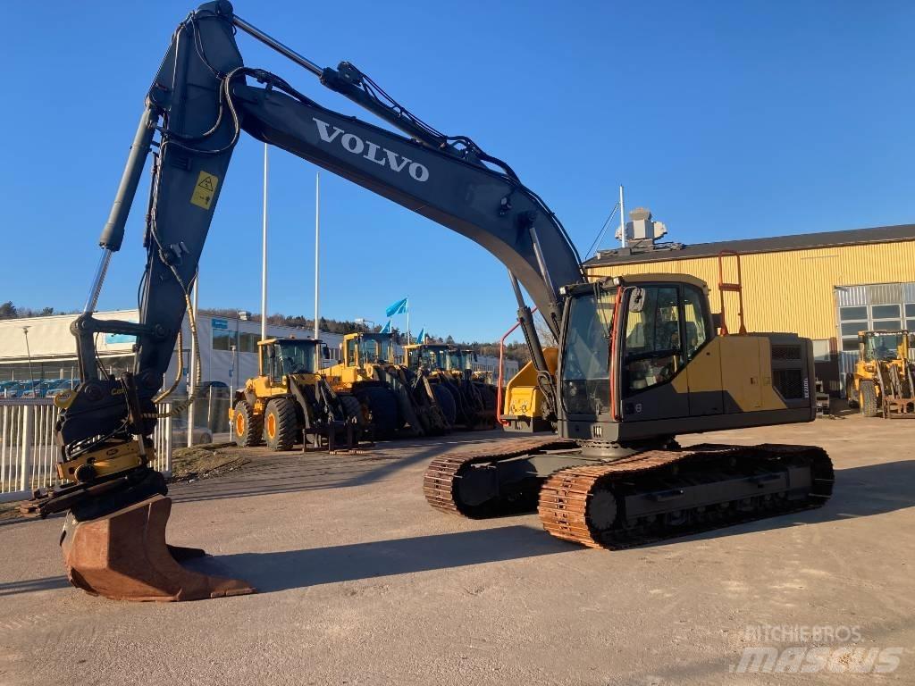 Volvo EC 220 E حفارات زحافة