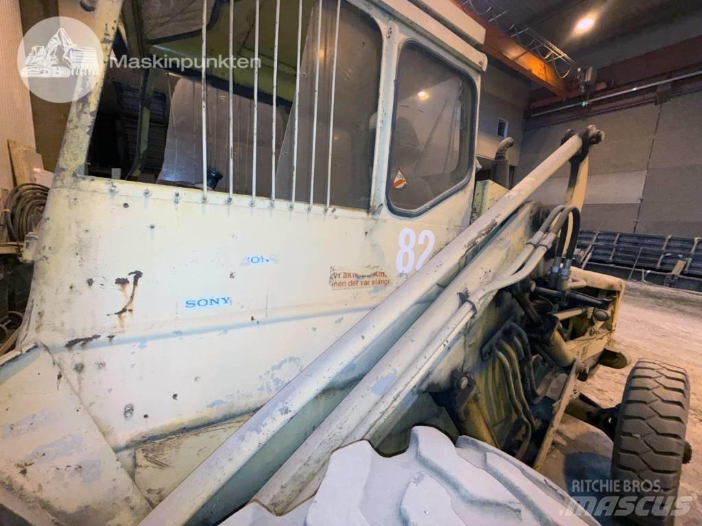 Volvo BM 2181 TD لوادر بعجل
