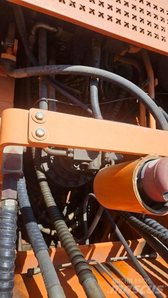 Doosan DX 300 LC حفارات زحافة