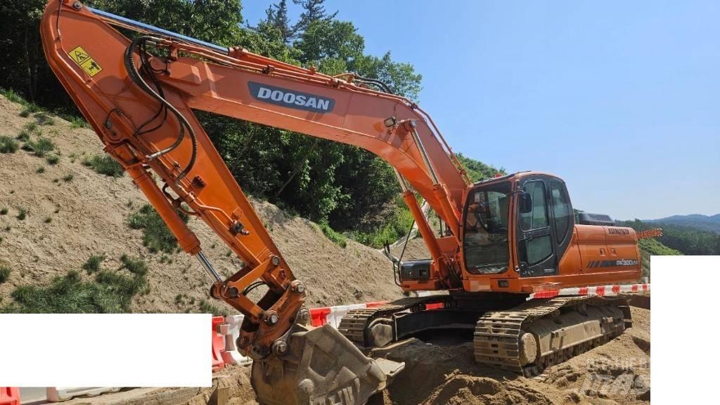 Doosan DX 300 LC حفارات زحافة