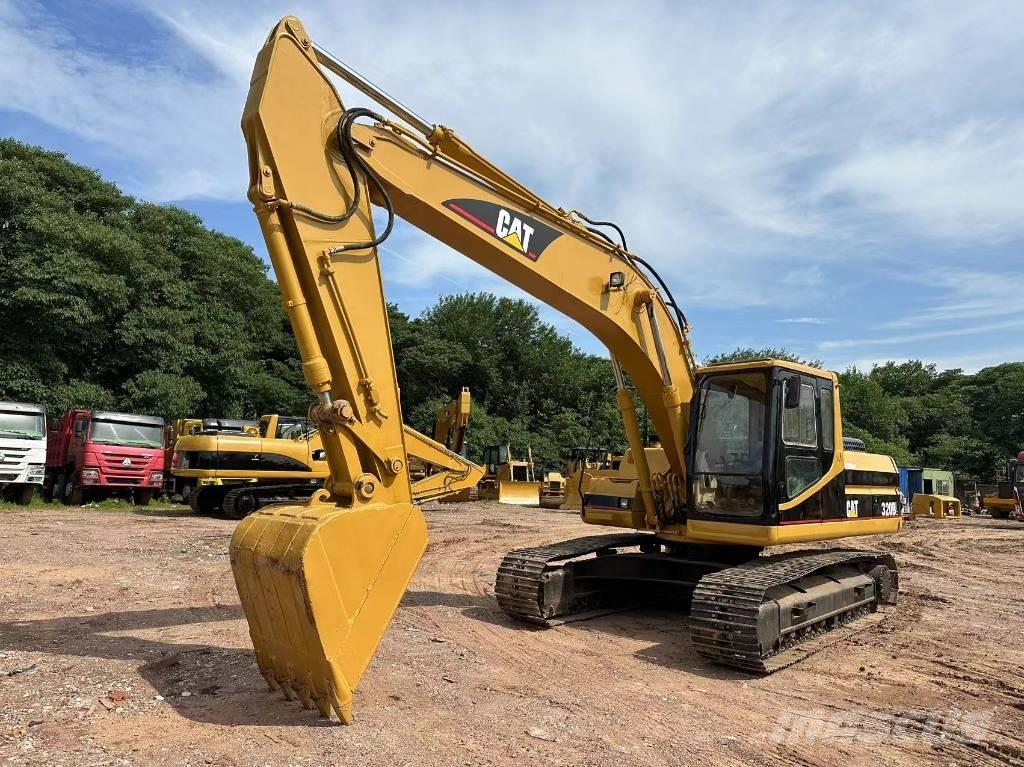 CAT 320 B حفارات زحافة