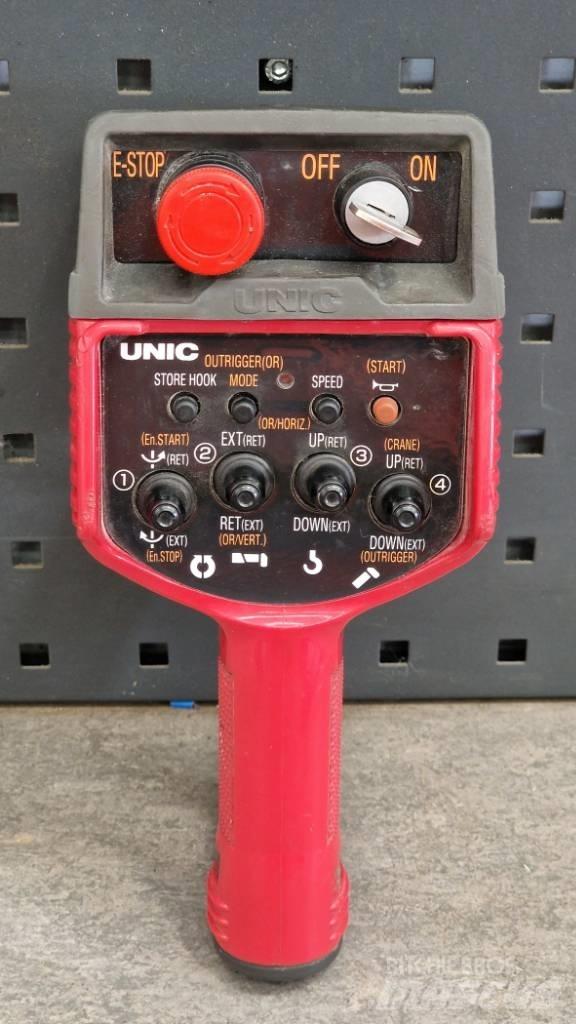 Unic URW-295 رافعات صغيرة