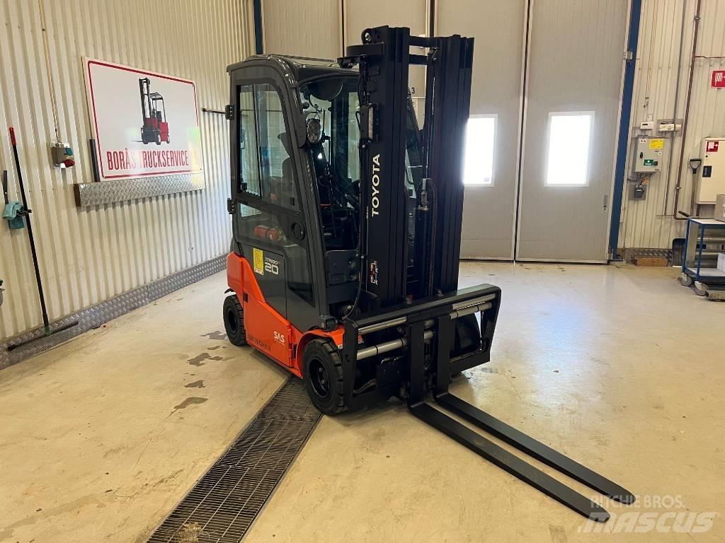 Toyota 8 FBMK 20 T شاحنات ذات رافعات شوكية تعمل بالكهرباء