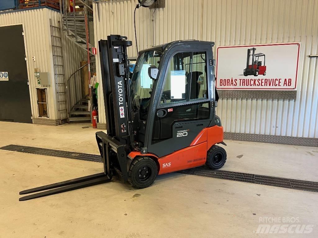 Toyota 8 FBMK 20 T شاحنات ذات رافعات شوكية تعمل بالكهرباء