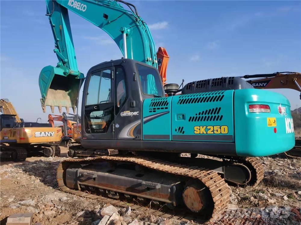 Kobelco SK250-8 حفارات زحافة