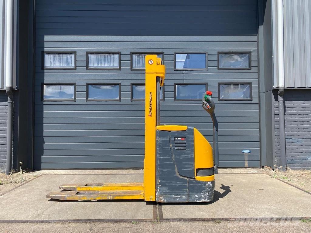 Jungheinrich EJC12 معدات التكديس الجوالة