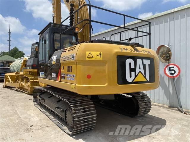 CAT 320 D حفارات زحافة