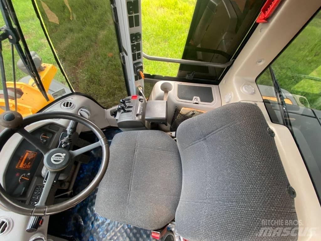 Volvo L 60 F لوادر بعجل
