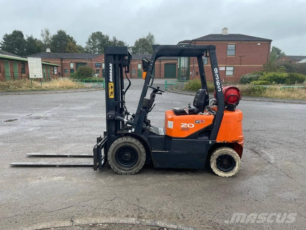 Doosan G 20 شاحنات LPG
