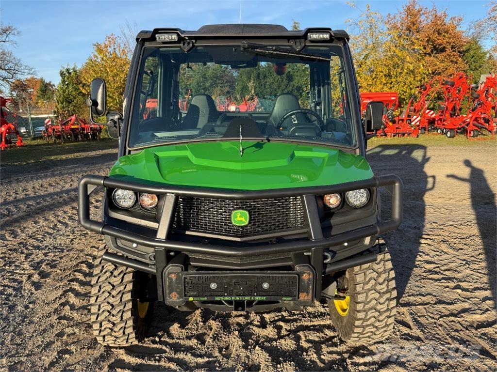 John Deere 835M ماكينات زراعية أخرى