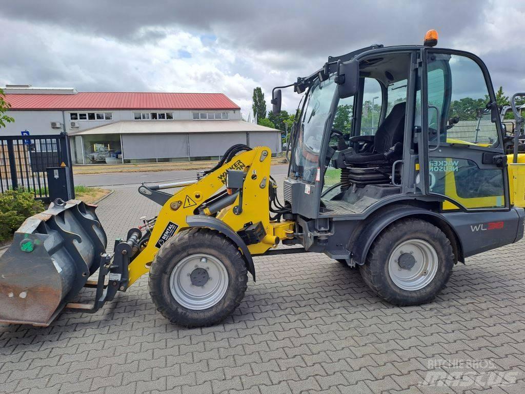 Wacker Neuson WL38 لوادر بعجل