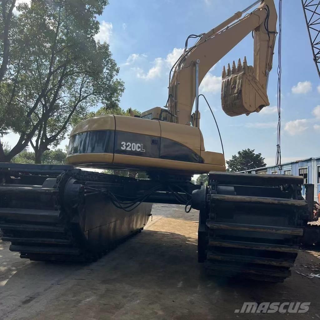 CAT 320 C الحفارات البرمائية