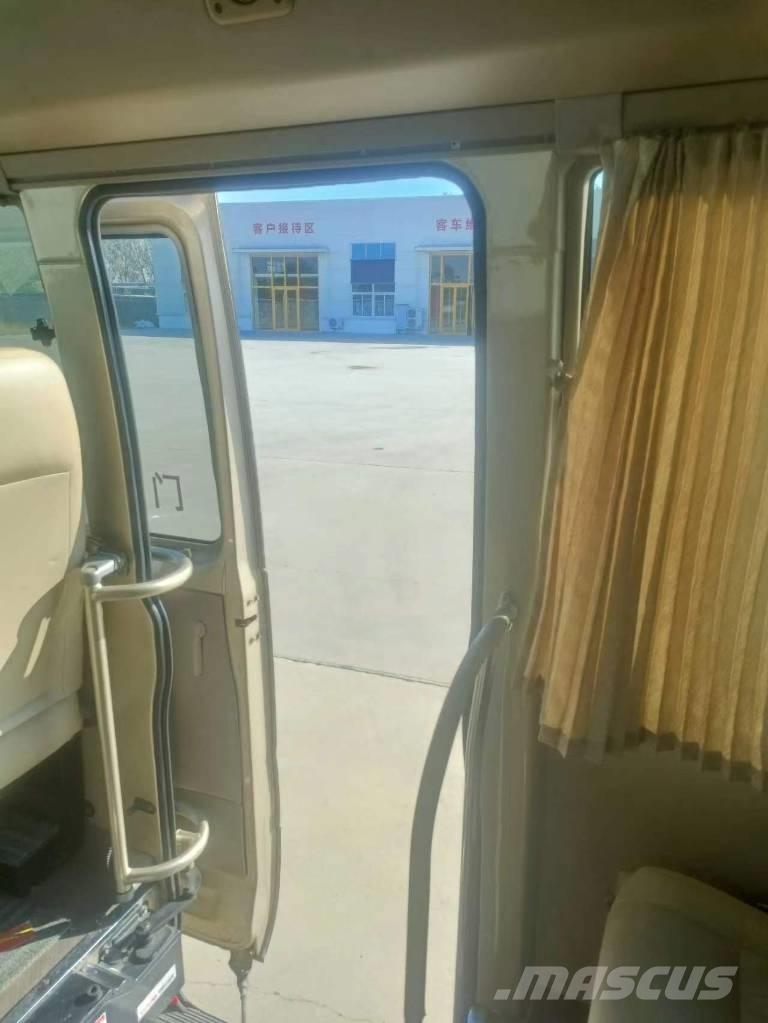 Toyota Coaster Bus حافلة صغيرة