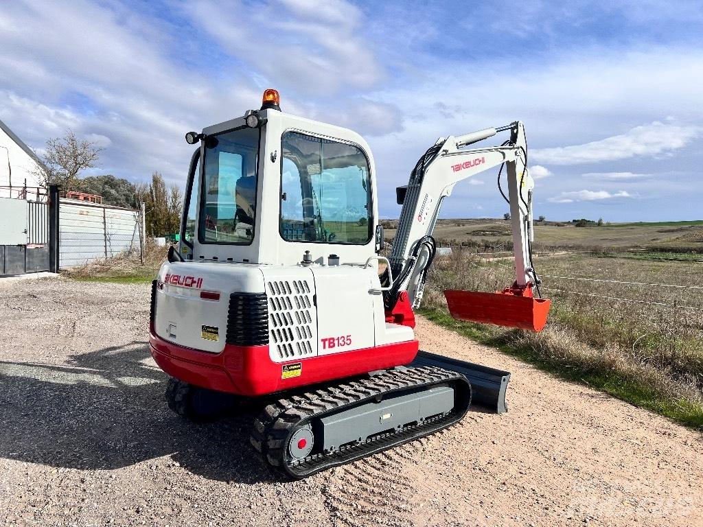 Takeuchi TB 135 حفارات صغيرة أقل من 7 طن (حفارات صغيرة)