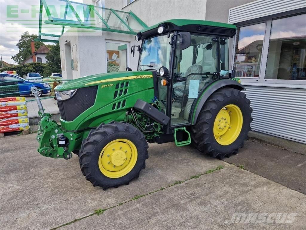 John Deere 5075 GF الجرارات