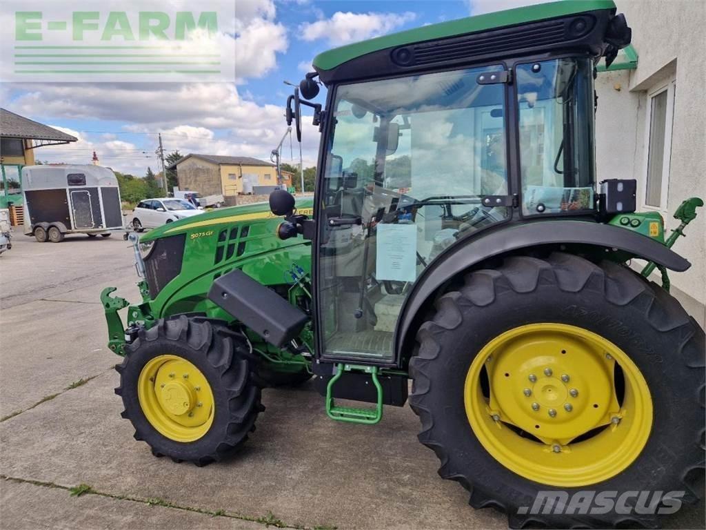 John Deere 5075 GF الجرارات