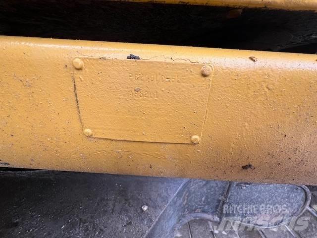Komatsu PC 200 LC-6L حفارات زحافة