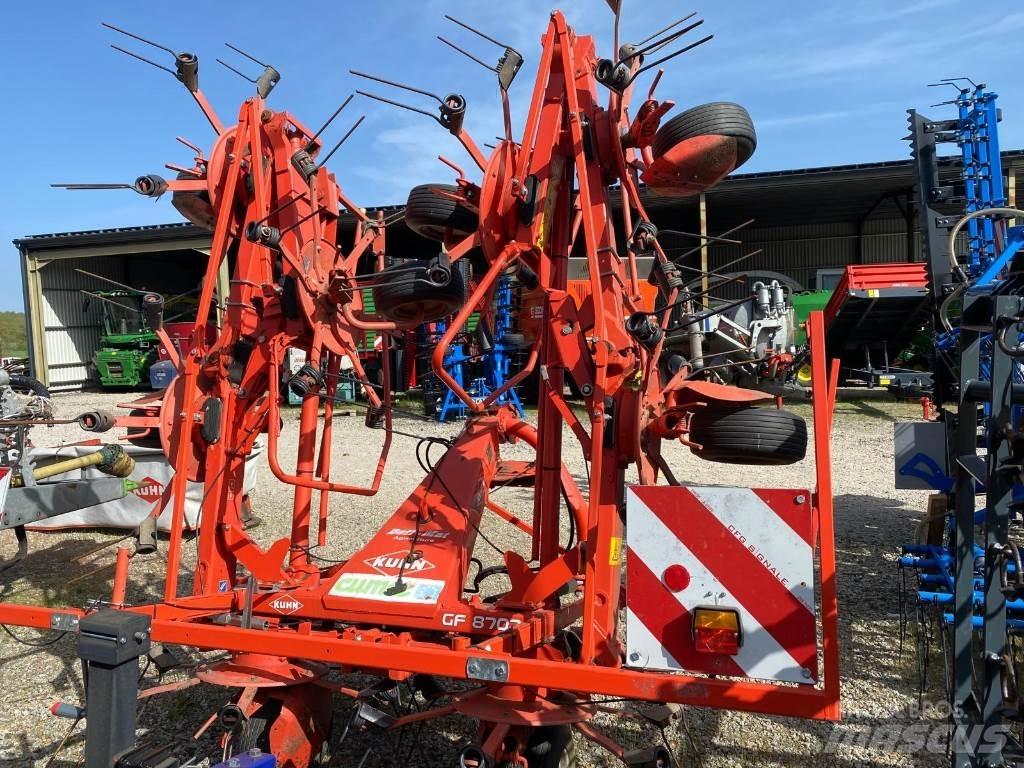 Kuhn GF8702 مكابس وميبسات التبن