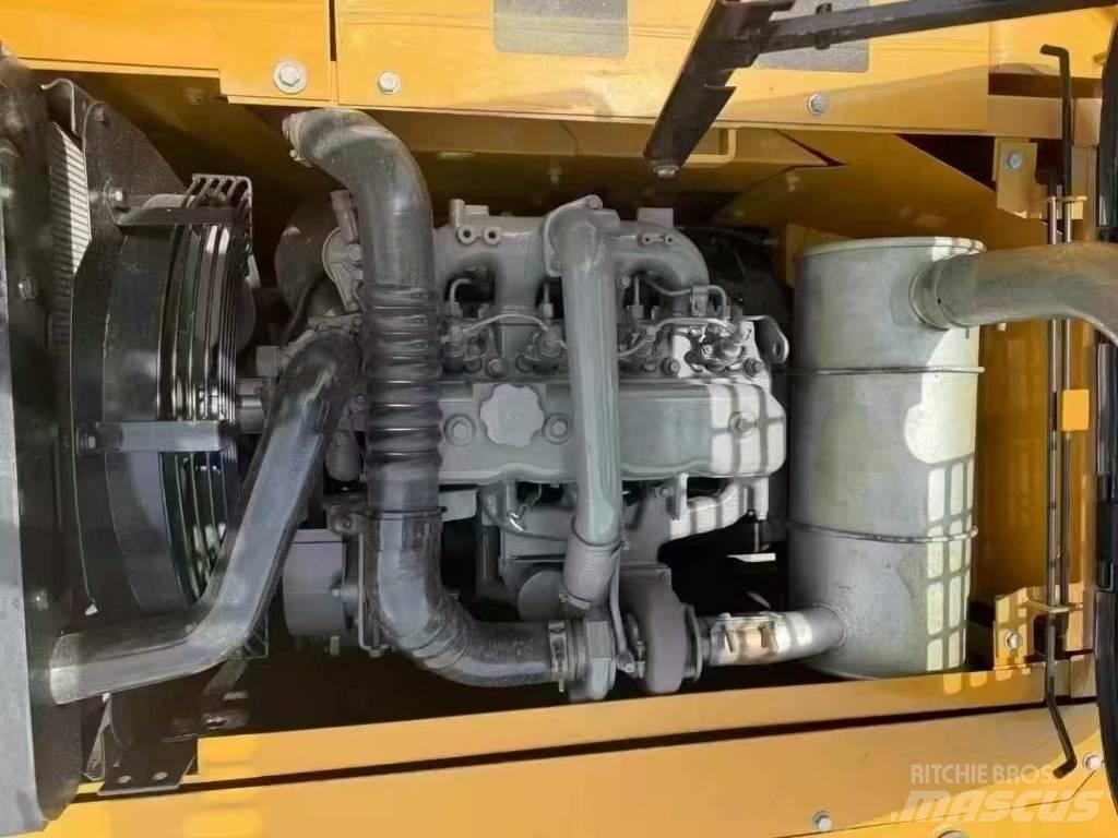 Sany SY 135 C حفارات زحافة