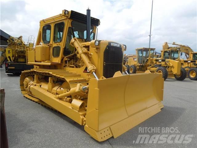 CAT D 7 G بلدوزرات مجنزرة