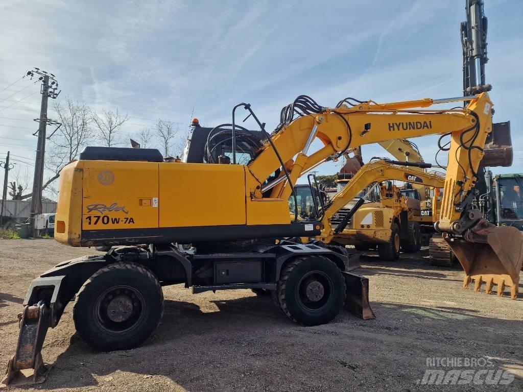 Hyundai R 170 W حفارات بعجل