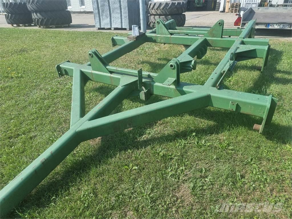 John Deere 750 A مثاقيب