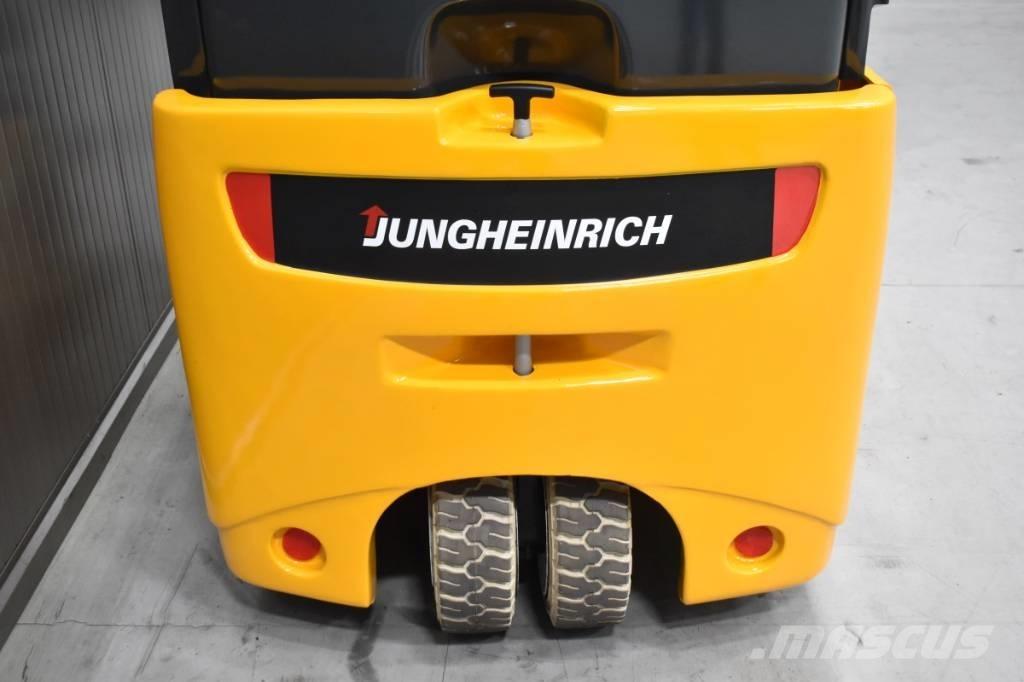 Jungheinrich EFG 215 شاحنات ذات رافعات شوكية تعمل بالكهرباء