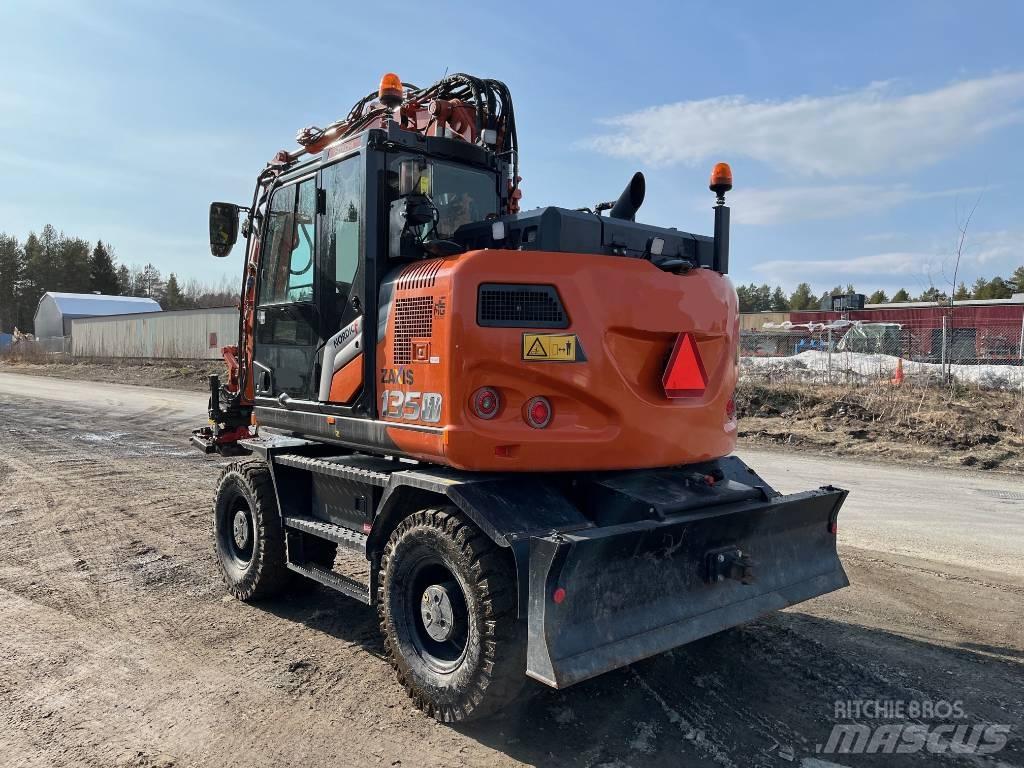 Hitachi ZX135W-7 حفارات بعجل