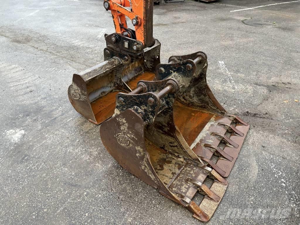 Doosan DX 85 R-3 حفارات وسط 7 طن - 12 طن