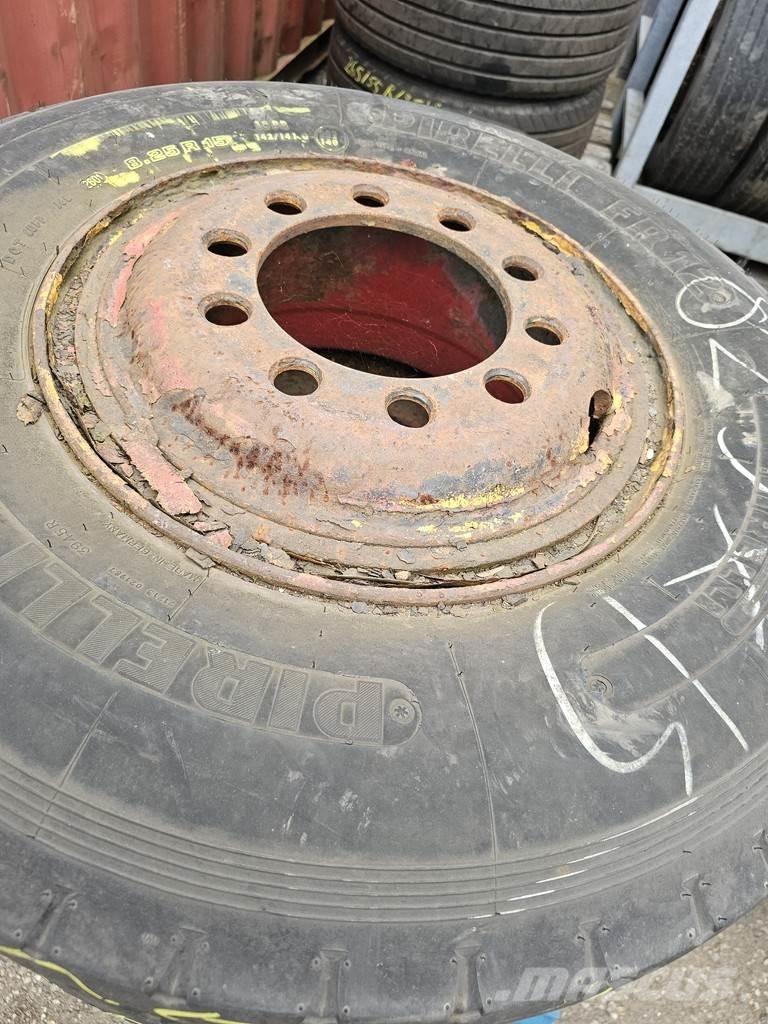 Pirelli 825X15 مكونات أخرى