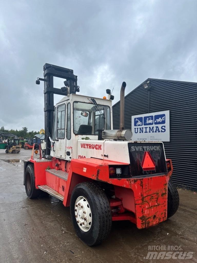 Svetruck 1260-30 شاحنات الديزل