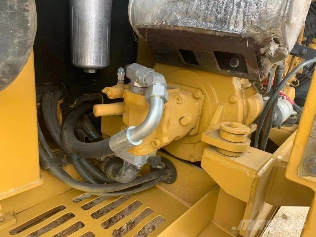 CAT 305.5 E CR حفارات زحافة
