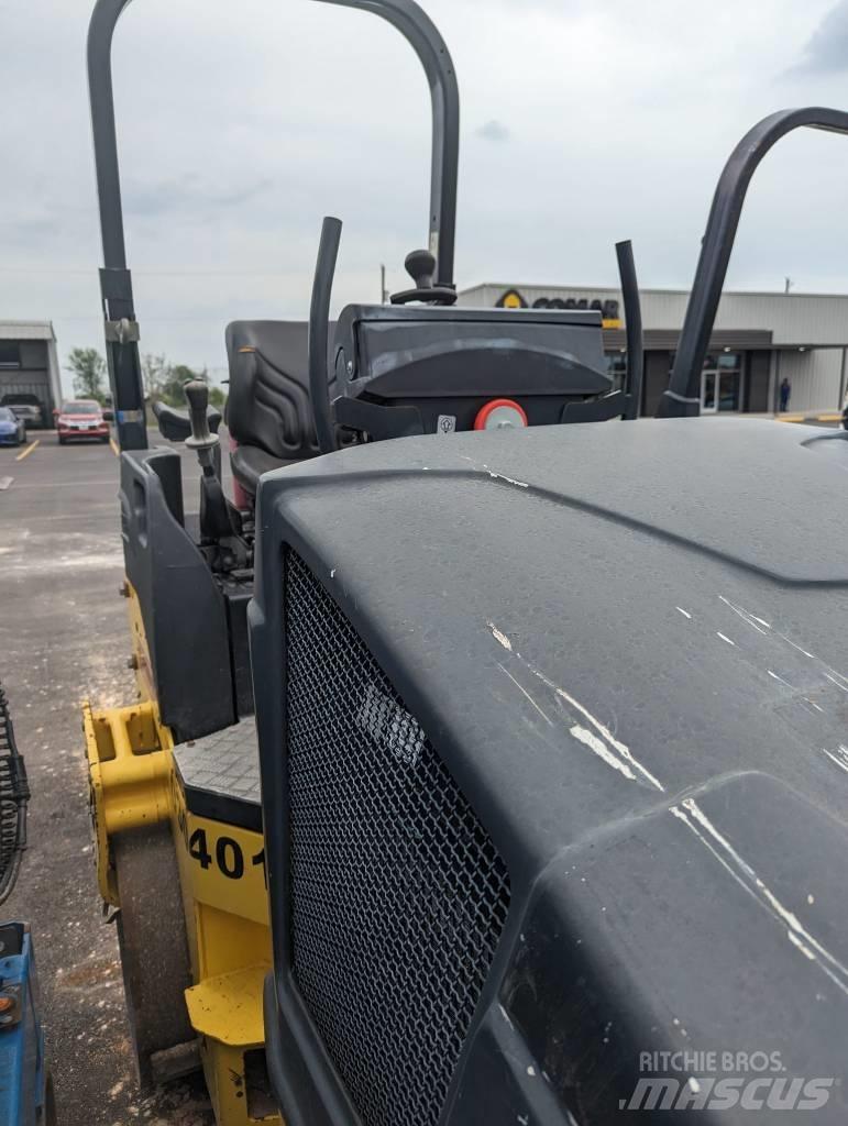 Bomag BW 120 AD-3 مداحل ثنائية الاسطوانة