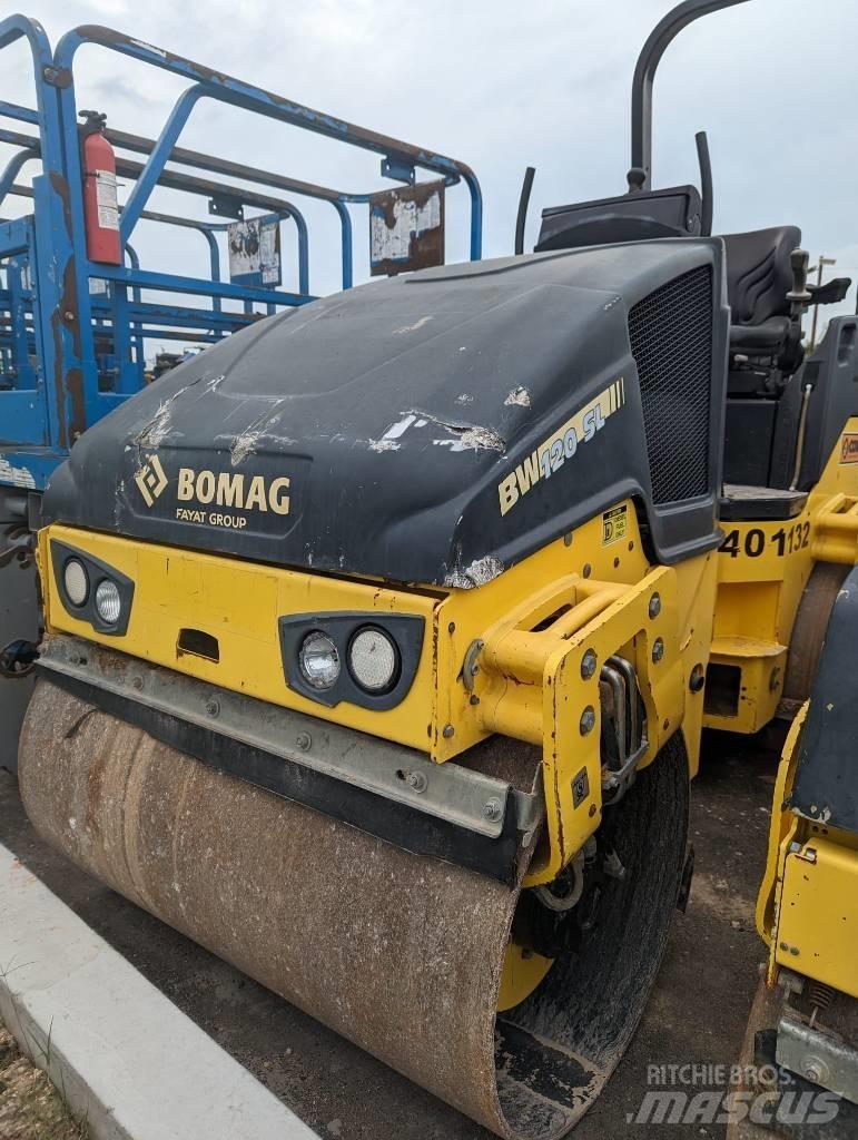 Bomag BW 120 AD-3 مداحل ثنائية الاسطوانة