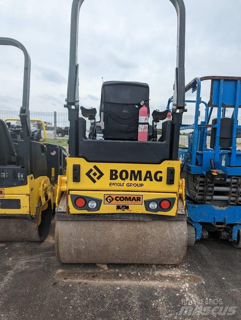Bomag BW 120 AD-3 مداحل ثنائية الاسطوانة