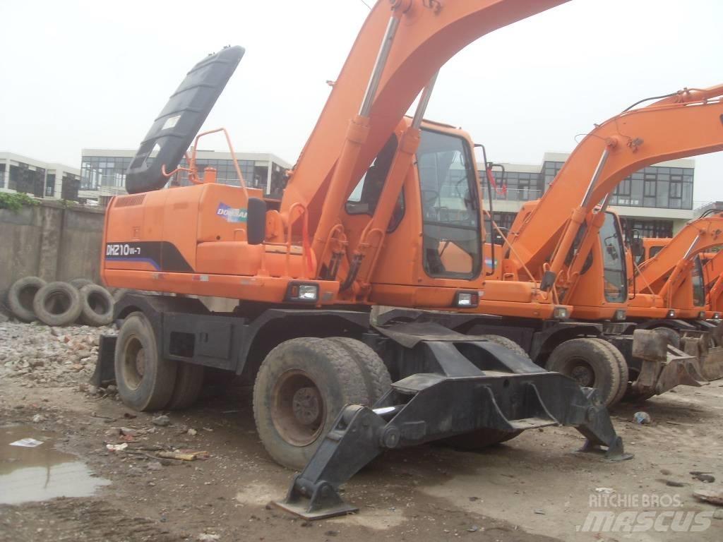 Doosan DH 150 W-7 حفارات بعجل