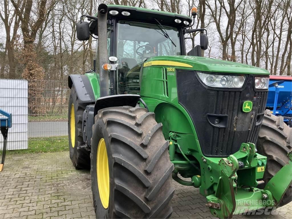 John Deere 7230R الجرارات