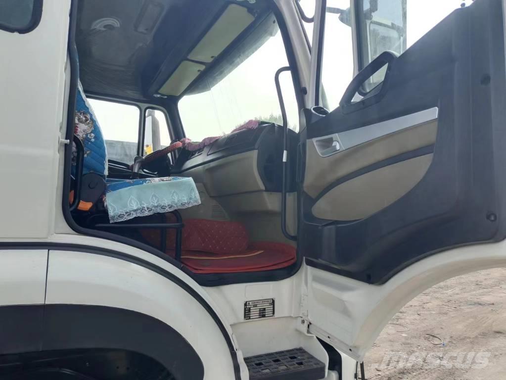 Sinotruk HOWO 371hp وحدات الجر