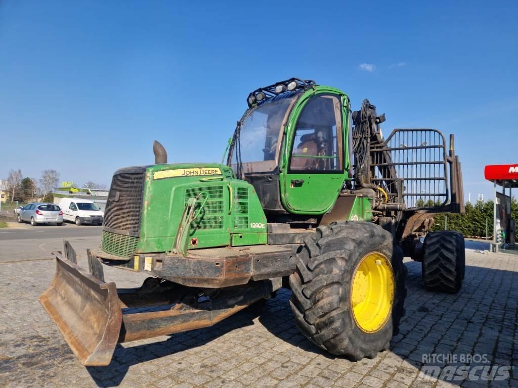 John Deere 1210 E شاحنات