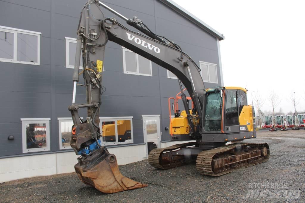 Volvo ECR 235 E حفارات زحافة