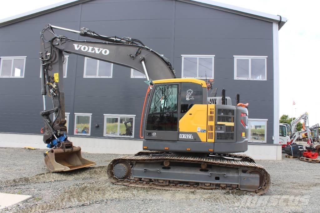 Volvo ECR 235 E حفارات زحافة
