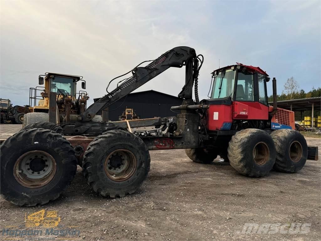 Valmet 890.2 شاحنات