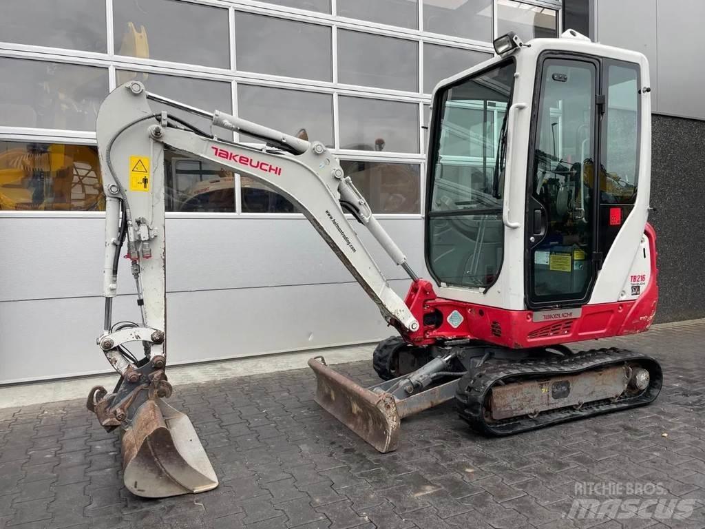 Takeuchi TB216 حفارات صغيرة أقل من 7 طن (حفارات صغيرة)