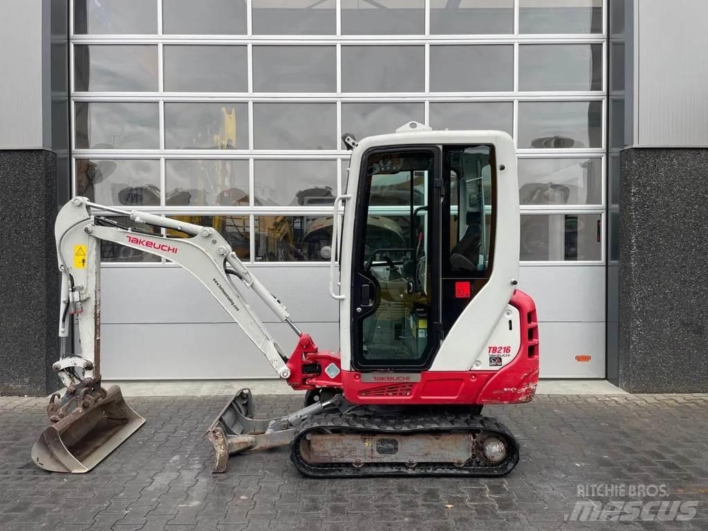 Takeuchi TB216 حفارات صغيرة أقل من 7 طن (حفارات صغيرة)